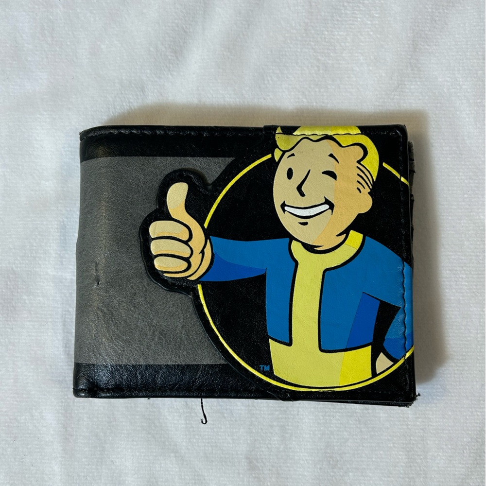 Fallout Wallet / video game merch
